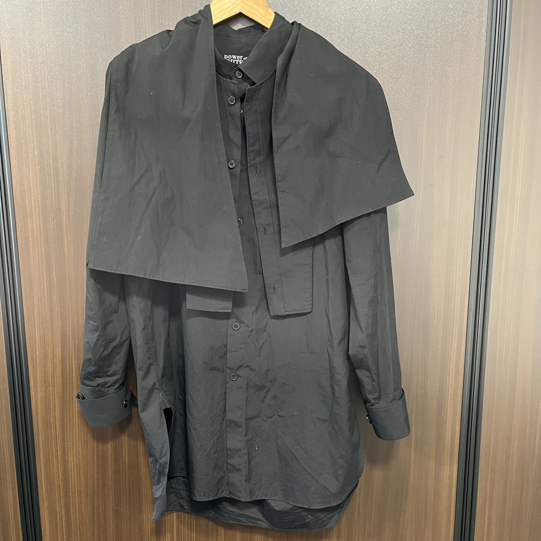 ヨウジヤマモトのパワーオブザホワイトシャツ PE-B85-095 黒 WA.T BROAD Y-PATCH STOLE B/ストールデザインシャツの買取実績です。