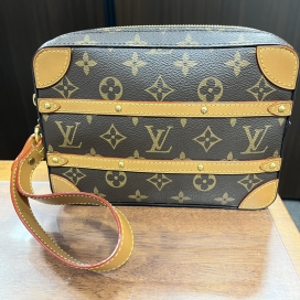 ルイヴィトンのM44779 2019年製 モノグラム ソフトトランク・ポッシュの買取実績です。