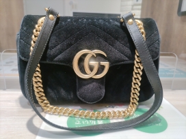 グッチのGGマーモント ベルベット ミニショルダーバッグ 446744 213948の買取実績です。