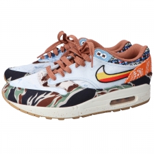 宅配買取センターでナイキのDN1803-900、AIR MAX 1 SP CONCEPTSというスニーカーを買取させていただきました。状態は綺麗な状態の中古美品です。