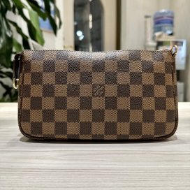 ルイヴィトンの2001年 N51983 ポシェットアクセソワール バッグの買取実績です。