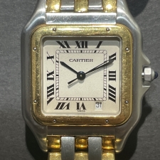 新宿店で、カルティエのパンテールＭＭ、白文字盤の3ロウ SS×YG 腕時計を買取いたしました。状態は小傷などの使用感があるお品物です。
