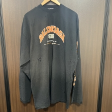 バレンシアガ 2022SS 681046 黒 ロゴ クラッシュ加工 ロングスリーブTシャツ 買取実績です。