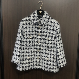 シャネルの2019年 P62106 V47477 MG731 クリアラメココマークボタン ツイードジャケットの買取実績です。