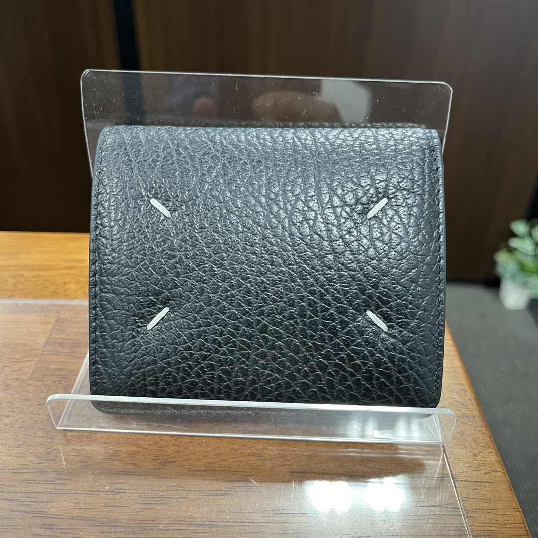 メゾンマルジェラのブラック 二つ折り財布 S56UI0140の買取実績です。