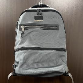 トゥミのクールグレーカラー バックパック アルファブラボーの買取実績です。