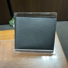 心斎橋店で、カミーユフォルネの21.05、VERSOコインケース付きウォレットを買取しました。状態は未使用品です。