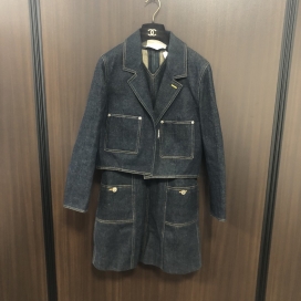 シャネルのコットンデニムセットアップ バックジップワンピ(7014V732) ジャケット(7014V732)の買取実績です。