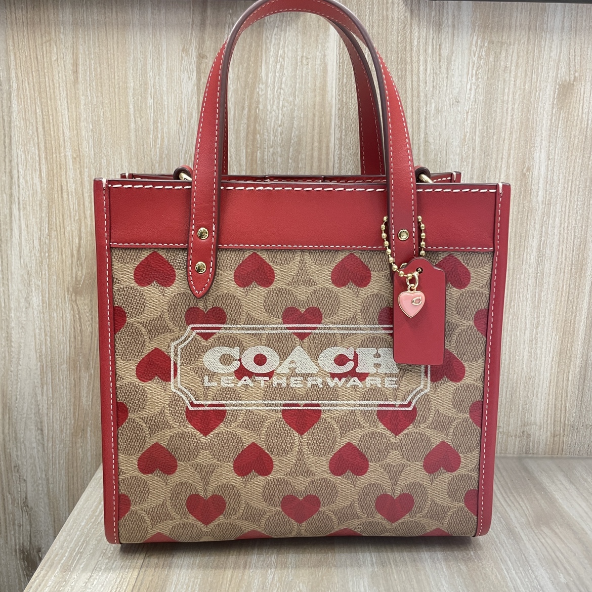 COACH コーチ フィールド トート 22・シグネチャー キャンバス・ハート-