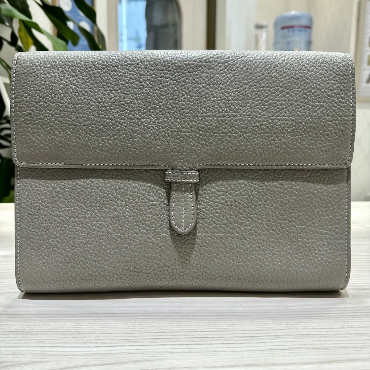 アカーテACATE BREVA シュリンクレザークラッチバッグ ACATE