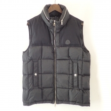 モンクレール CESAR GILET ヨークウール切替 ダウンベスト 買取実績です。