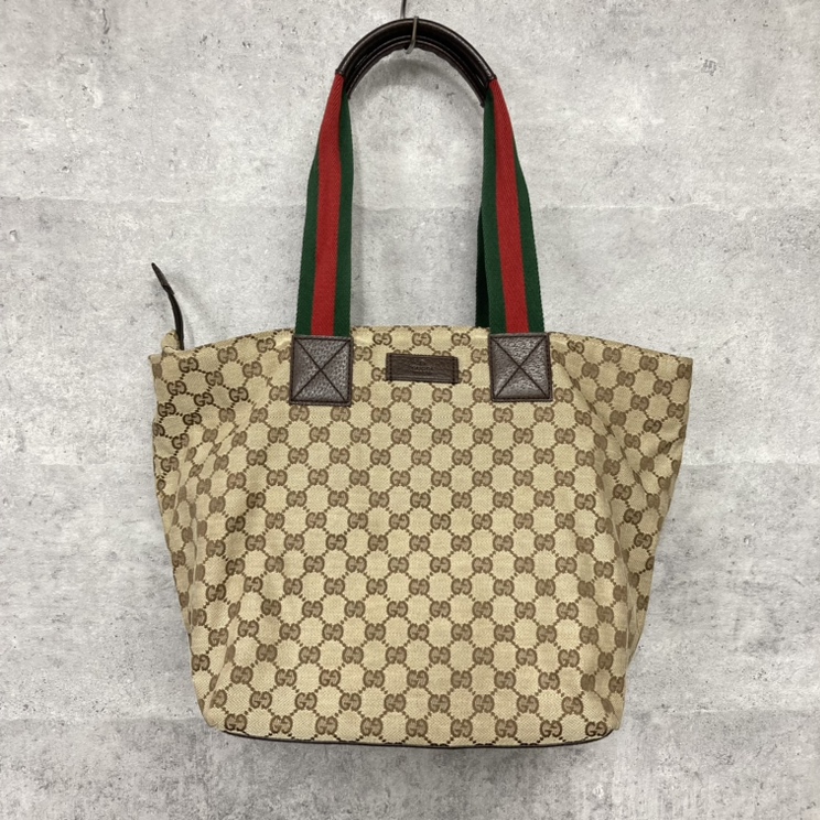 銀座本店で、グッチのGGキャンバス×シェリーハンドルのトートバッグ