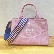 浜松入野店でプラダのミニカナパ、2WAYショルダートートバッグを買取りました。状態は未使用に近い試着程度の品です。