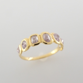 パヒ アミュレットの200813-6-1 0.355ct ピンクダイヤモンド スタッズリングの買取実績です。