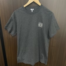 エコスタイル心斎橋店で、ロエベのチャコールグレーのアナグラムのTシャツ、H526Y22X31を買取ました。状態は未使用品です。