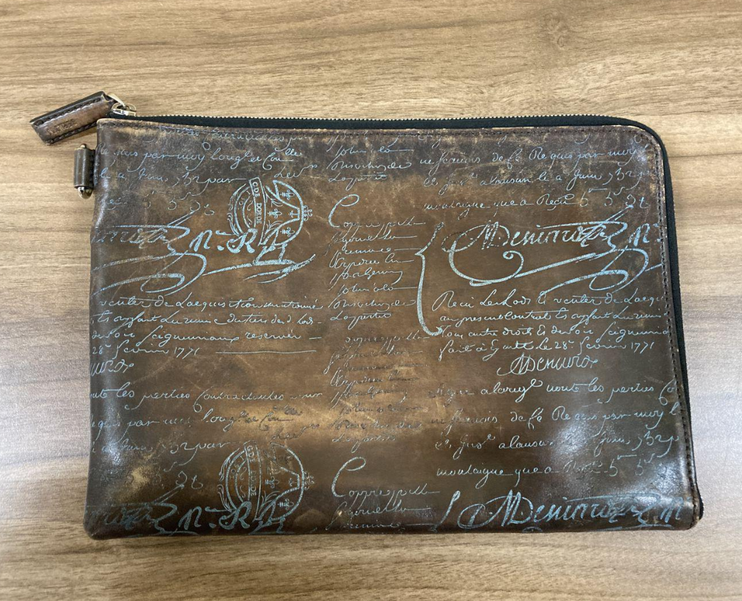 ベルルッティを新宿で買取。カリグラフィ、ニノGM、L字ファスナー 