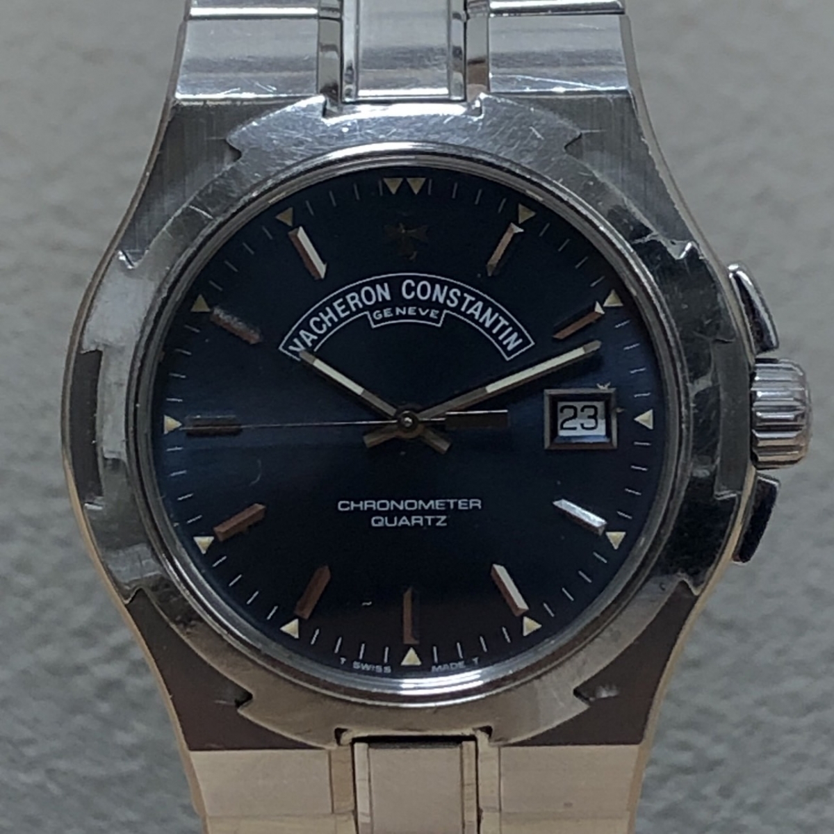 ヴァシュロンコンスタンタンの72040/423A-8464 オーヴァーシーズ　クォーツ腕時計 ブルー文字盤 ステンレスの買取実績です。