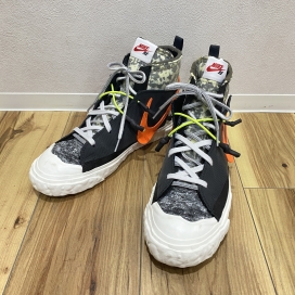 ナイキのレディメイドコラボ ブレイザーミッド ブラック×トータルオレンジ×バストグレー スニーカー CZ3589-001の買取実績です。
