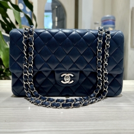 シャネルのネイビー 13番台 ラムスキン シルバー金具 ダブルフラップ チェーンバッグの買取実績です。