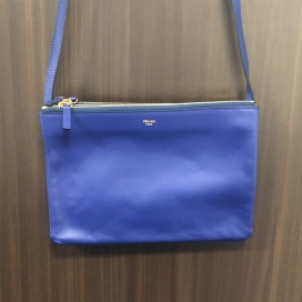 セリーヌのブルー トリオ ショルダーバッグの買取実績です。