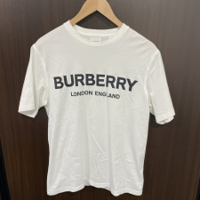 心斎橋店で、バーバリーのシンプルロゴTシャツ（8026017）を買取しました。状態は目立つ傷、汚れ、使用感のある中古品です。