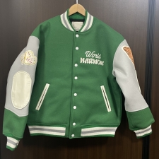 心斎橋店で、セントマイケルの23SSのシャーマーアカデミーコラボのSAINT ACADEMY VARSITY JKT、SM-S23-0000-090を買取ました。状態はA