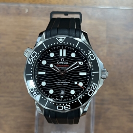 オメガの210.32.42.20.01.001 シーマスターダイバー300 コーアクシャル マスター クロノメーター 42M﻿Mの買取実績です。