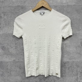 シャネルの2022SS ホワイト P70915K10150 ウール混 ココマーク刺繍 半袖ニットの買取実績です。