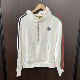 グッチの×アディダスコラボ 692107 XJEKP 白 コットン スウェットパーカーの買取実績です。