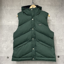 シュプリームの2012AW グリーン コットン混 Hooded Dawn Vest ダウンベストの買取実績です。