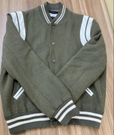 サンローランパリを新宿で買取。354718、テディジャケットを買取いたしました。状態は目立つ傷、汚れ、使用感のある中古品です。