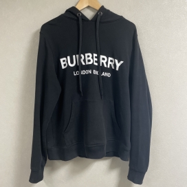 バーバリーのブラック ビックロゴ パーカーの買取実績です。