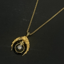 浜松入野でカレライカレラを買取。K18、0.337ctのダイヤモンドのイーグルモチーフネックレスを買取しました。状態は若干の使用感がある中古品です。