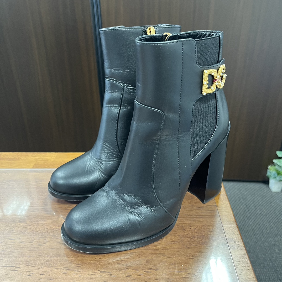 エコスタイル心斎橋店で、ドルチェ&ガッバーナのDGロゴデザインの