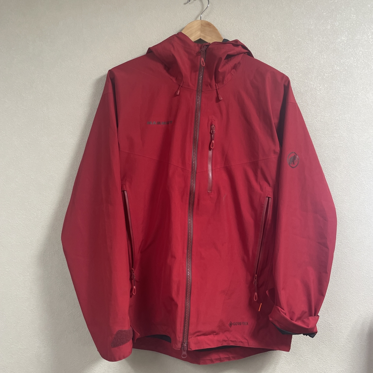 マムートのアヤコ プロ HS Hooded Jacket 1010-27550の買取実績です。