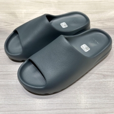 アディダス YZY ID2349 SLIDE サンダル 買取実績です。