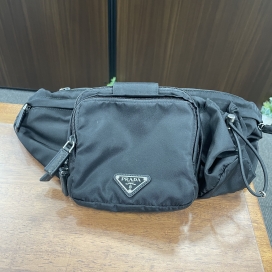 プラダのブラック テスート ベルトバッグ 2VL056の買取実績です。