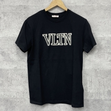 ヴァレンティノ ブラック 1V3MG10V8R8 フロントロゴ 半袖Tシャツ 買取実績です。