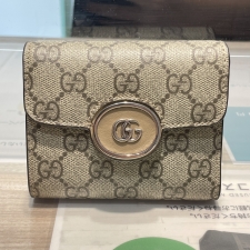新宿店で、グッチのPETITE GGシリーズの三つ折り財布、760197を買取いたしました。状態は綺麗な状態の中古美品です。