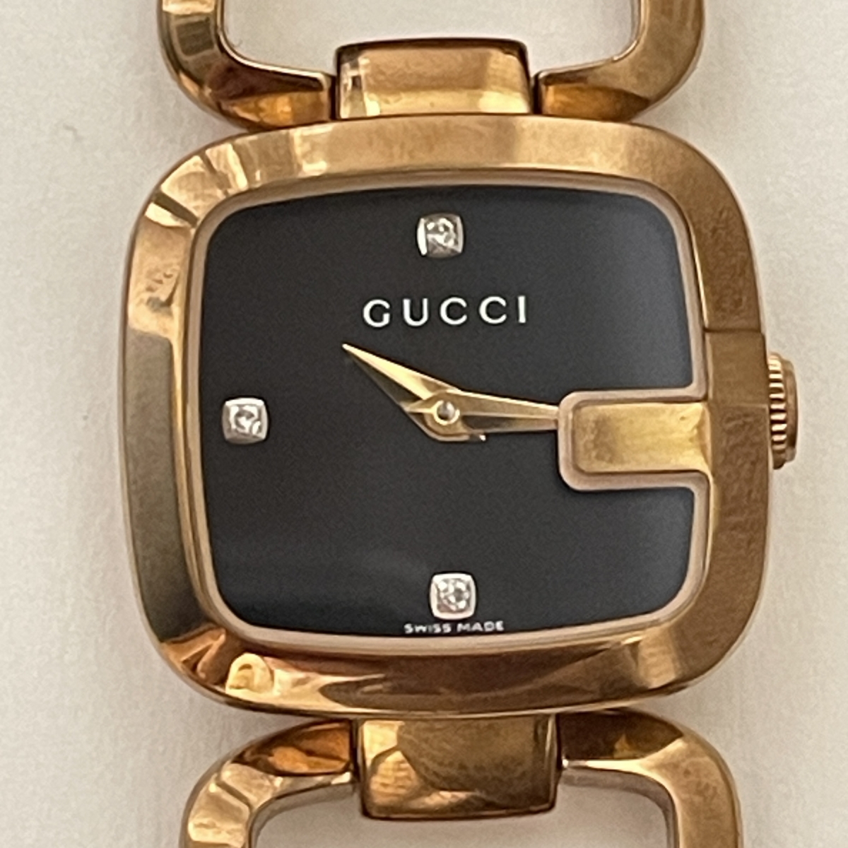 グッチのゴールド Gフェイス 125.5 クオーツ時計の買取実績です。