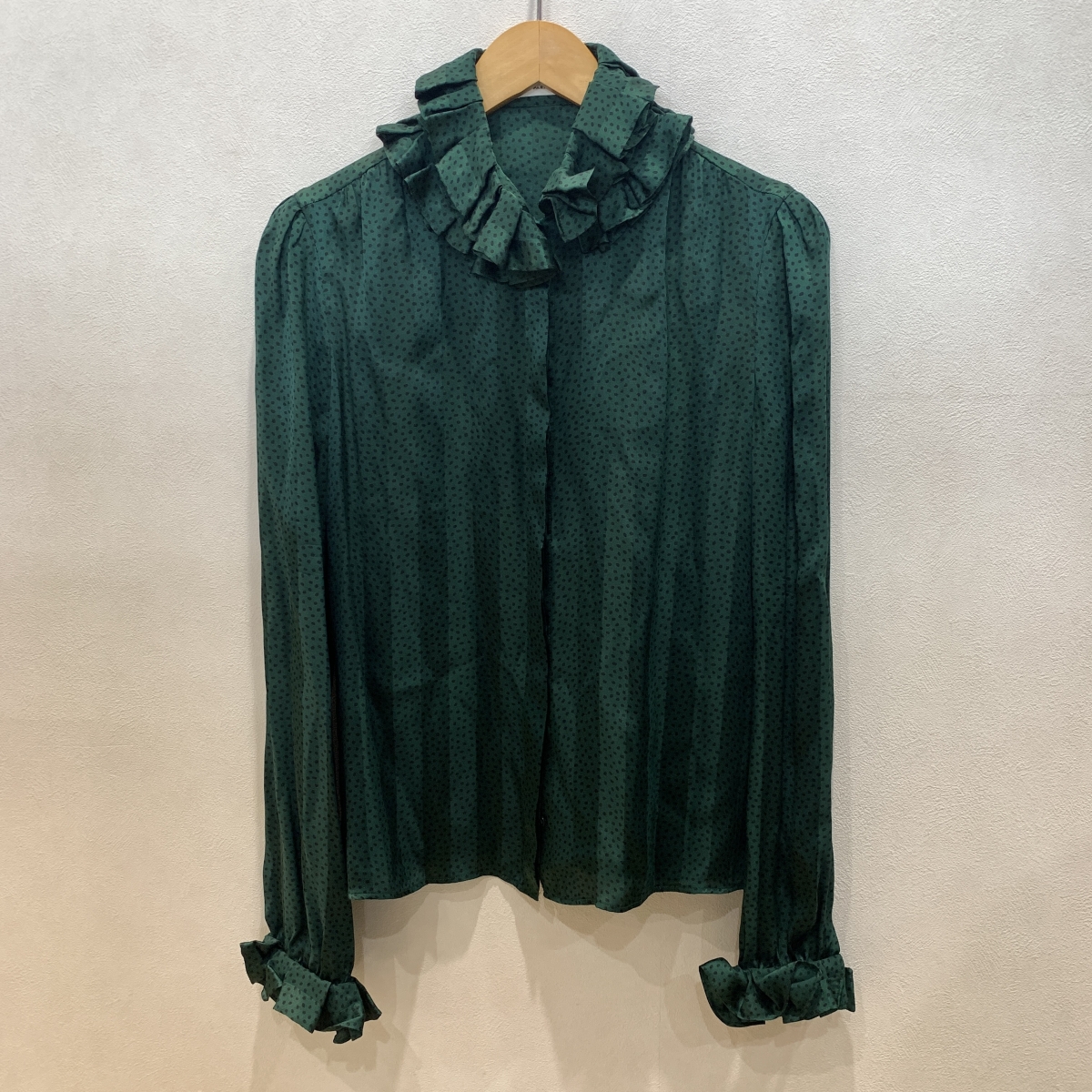 サンローランのグリーン シルクラファルドシャツ 633387の買取実績です。