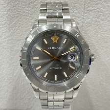 浜松入野店で ヴェルサーチェの自動巻き時計、ヘレニウム、VEZI00119を買取ました。状態は若干の使用感がある中古品です。