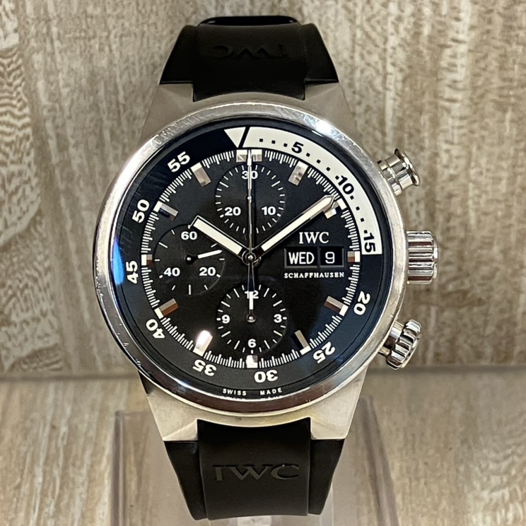 インターナショナルウォッチカンパニーのIW371933 アクアタイマー クロノグラフ ラバーベルト 自動巻き 腕時計の買取実績です。