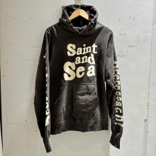 渋谷店で、セントマイケル×WIND AND SEAのSaint and Sea、フーデッドスウェットシャツを買取ました。状態は若干の使用感がある中古品です。