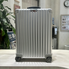 リモワ 971.52 クラシックフライト マルチホイール キャリーケース 33L 買取実績です。