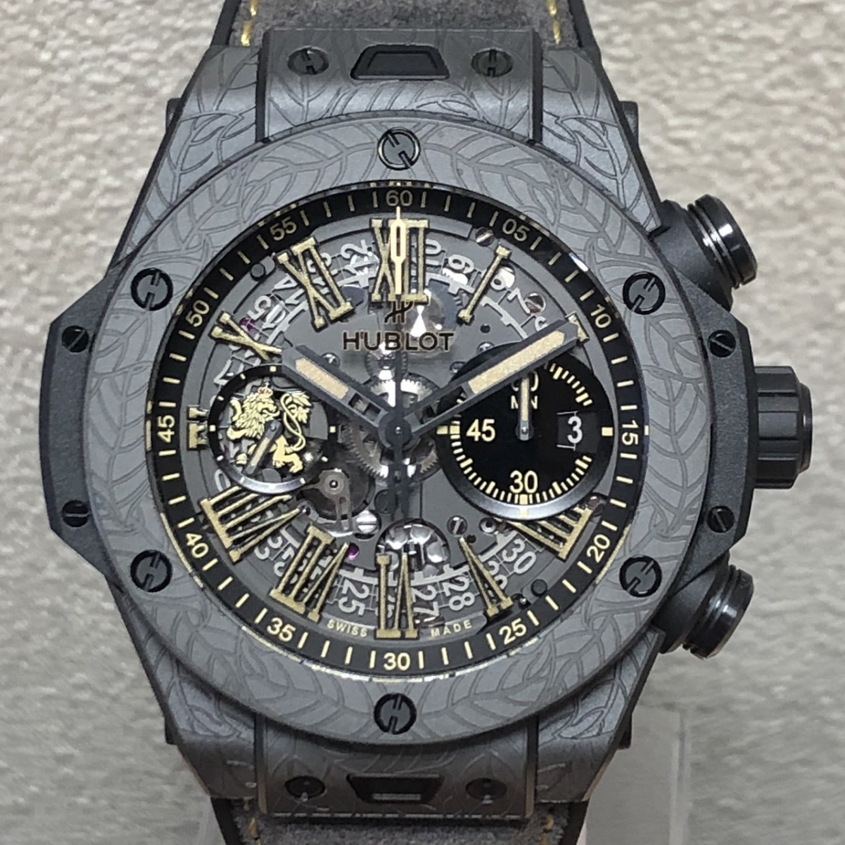 ウブロの×アルトゥーロフエンテ100本限定コラボモデル ビッグバンウニコ セラミック44mm 421.CI.0190.VR.OPX21 腕時計の買取実績です。