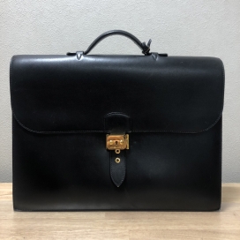 エルメスの刻印不明 サックアデペッシュ38 ボックスカーフ ブラック ビジネスバッグ・ブリーフケースの買取実績です。