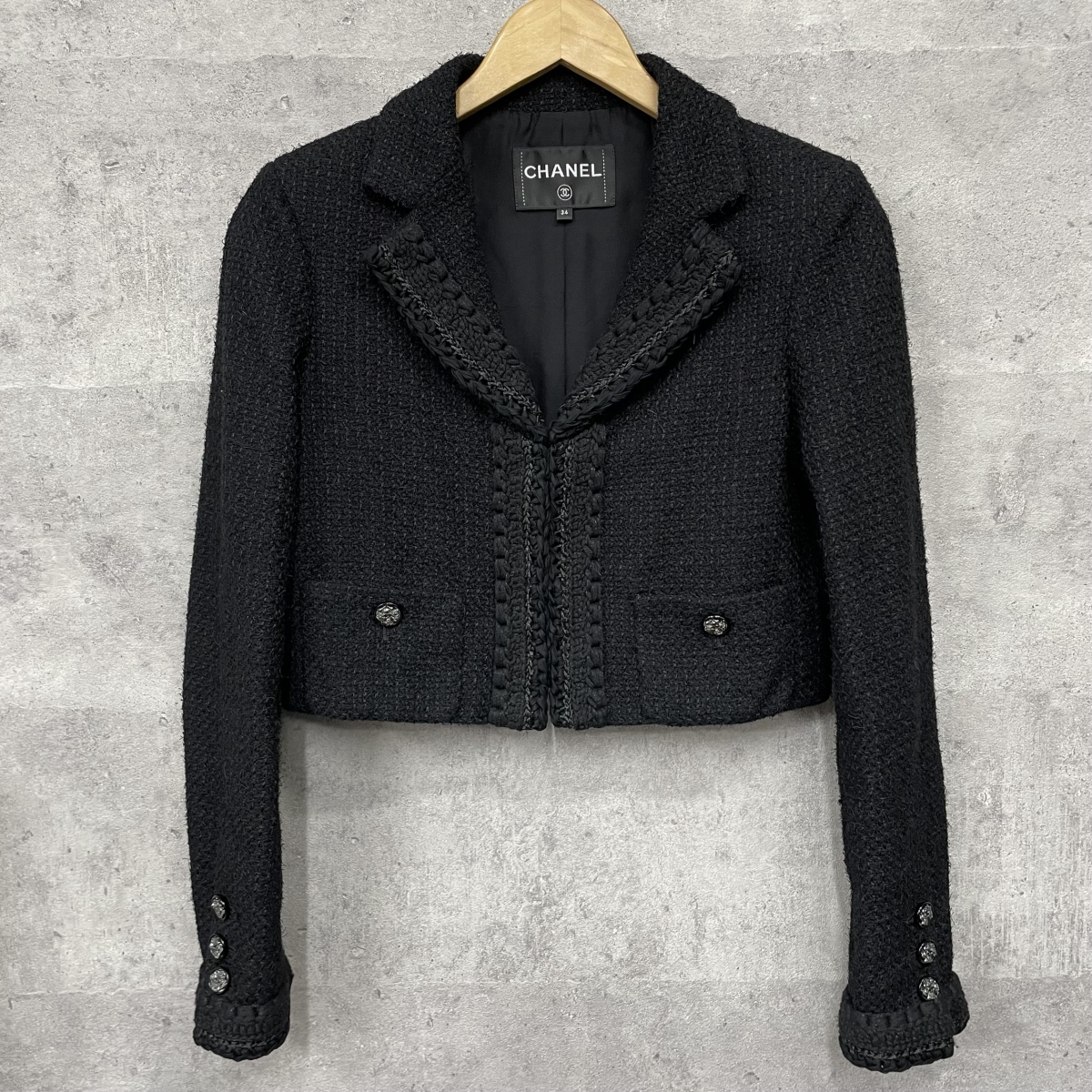 銀座本店で、シャネルの2022クルーズコレクションの、クロップド