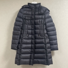 神戸三宮店で、モンクレールの17年製のダウンコート、HERMINEを買取ました状態は綺麗な状態の中古美品です。