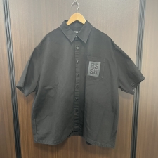 心斎橋店で、ラフシモンズの23SSのOversized short sleeved denim shirt、231-M245を買取ました。状態は綺麗な状態の中古美品です。